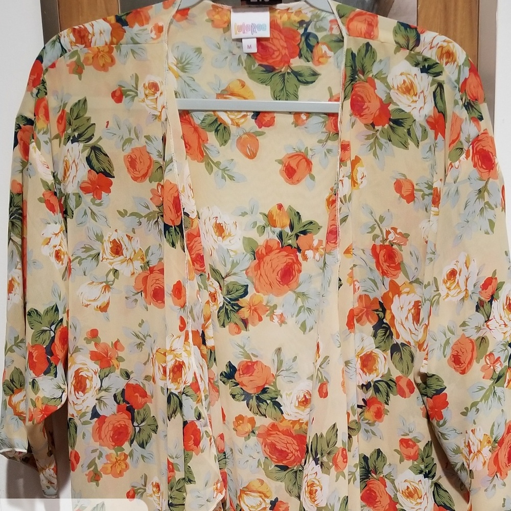 Lularoe Shirley MED NWT Floral Roses
